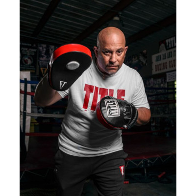 Оригинальные Гнутые Лапы TITLE Boxing Incredi-Ball Leather Punch Mitts 2.0 - Black/Red