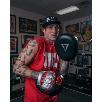 Оригинальные Лапы TITLE Boxing Valiant Punch Mitts - Black