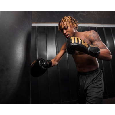 Оригинальные Боксерские Перчатки TITLE Boxing Inferno Intensity Elastic Training Gloves - Black/Gold